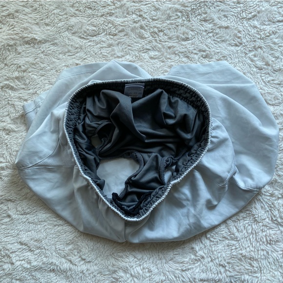 womens Under Armour shorts White size M - Picture 3 of 5